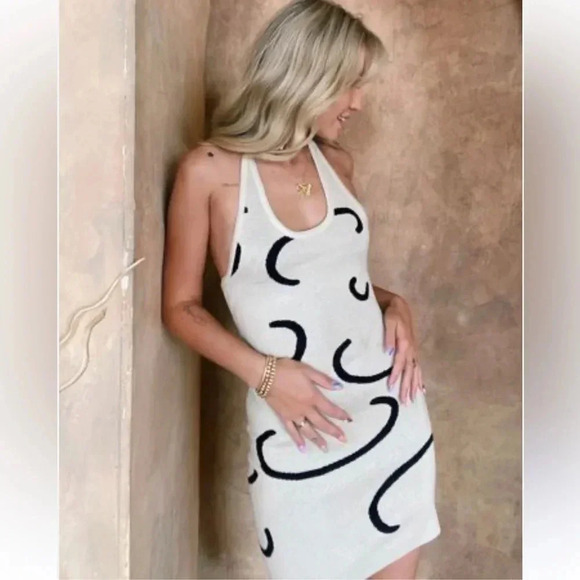 VERGE GIRL Summer Weekend Knit Dress - Picture 1 of 9
